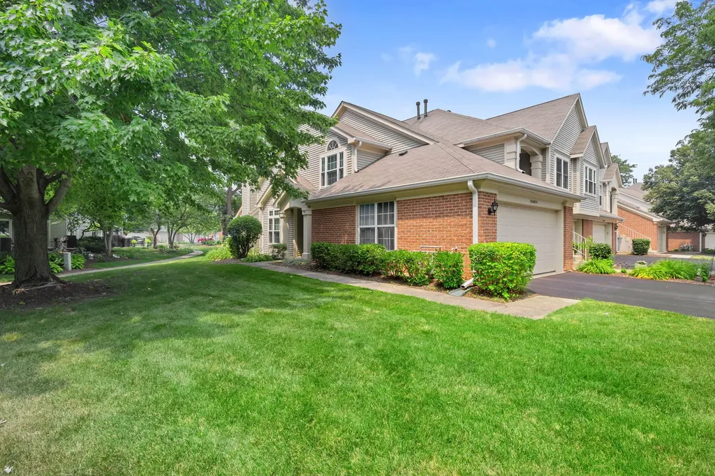 30W024 Cedar Court Warrenville IL 60555