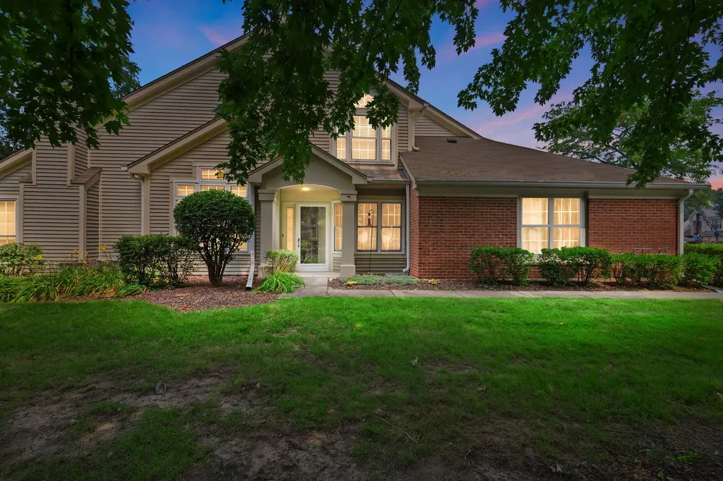 30W024 Cedar Court Warrenville IL 60555
