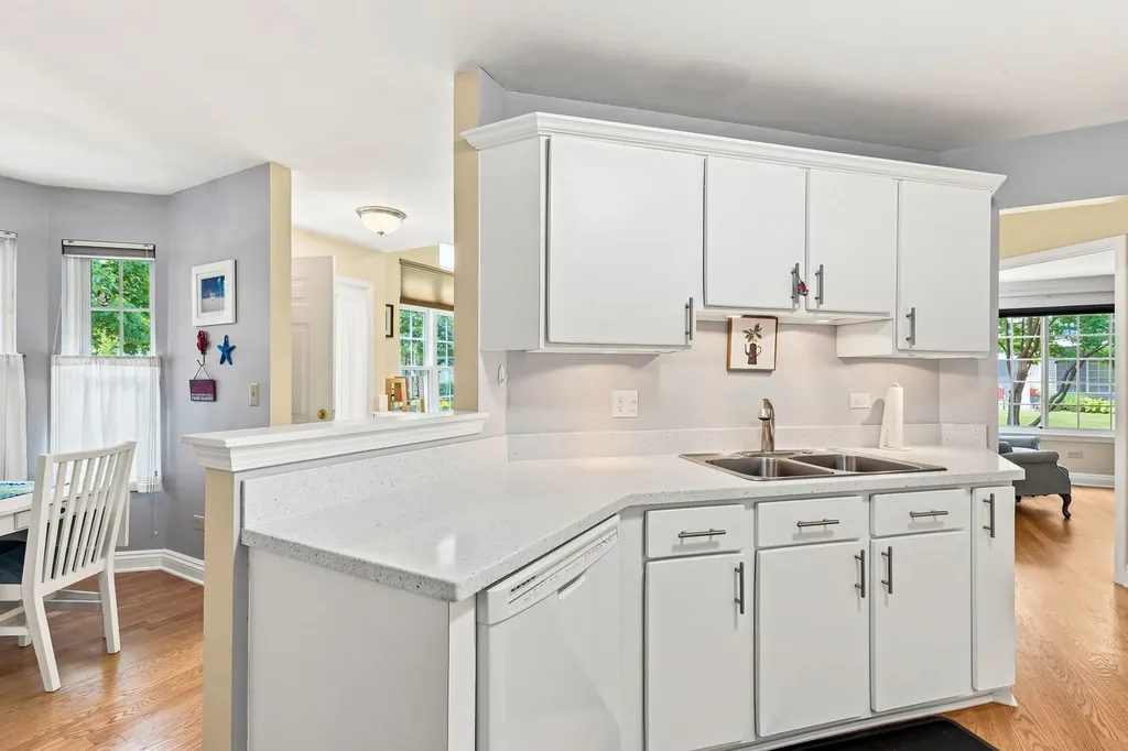 30W024 Cedar Court Warrenville IL 60555