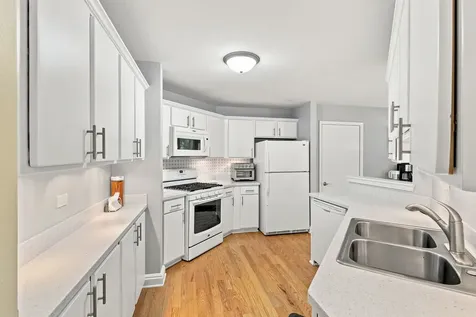 30W024 Cedar Court Warrenville IL 60555