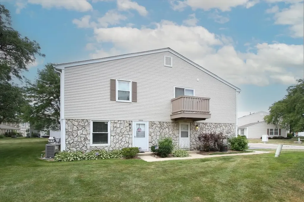 1063 Hampton Harbor Schaumburg IL 60193