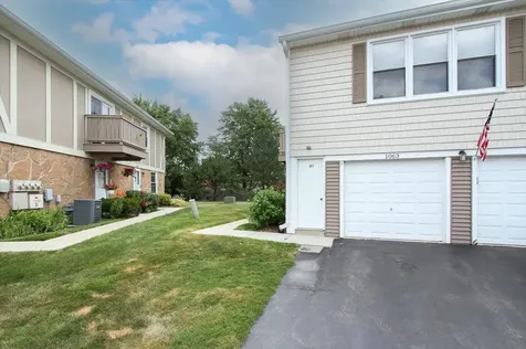 1063 Hampton Harbor Schaumburg IL 60193