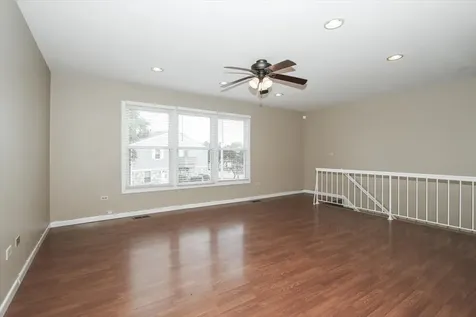 1063 Hampton Harbor Schaumburg IL 60193