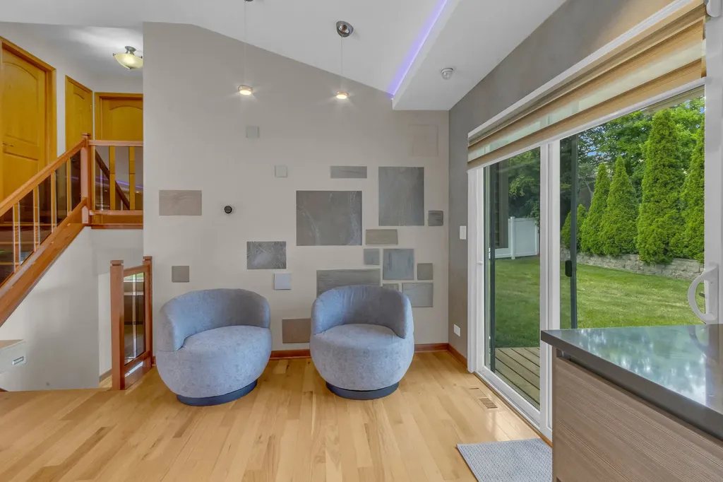 17W544 Sutton Place Darien IL 60561