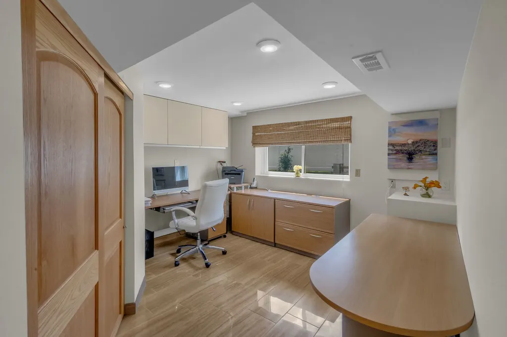 17W544 Sutton Place Darien IL 60561