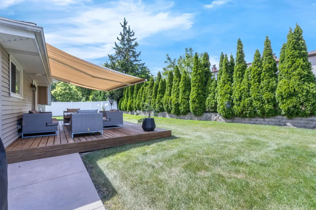 17W544 Sutton Place Darien IL 60561