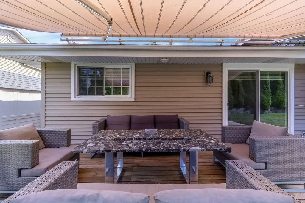 17W544 Sutton Place Darien IL 60561