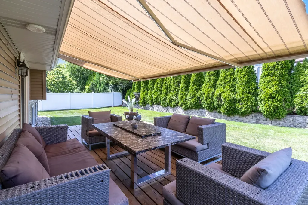 17W544 Sutton Place Darien IL 60561