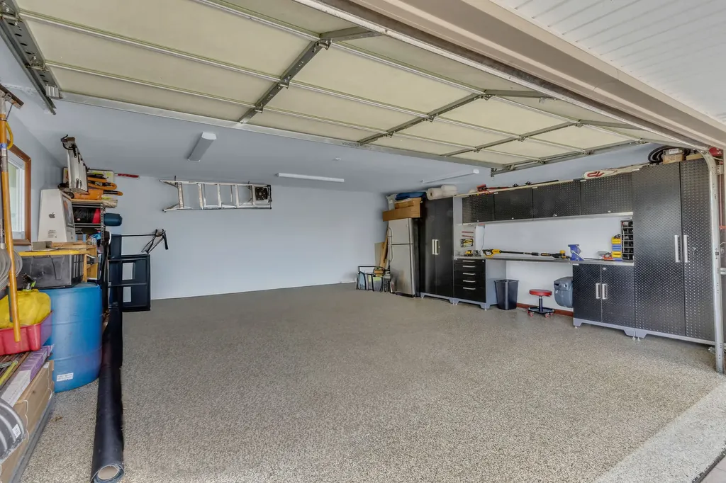 17W544 Sutton Place Darien IL 60561