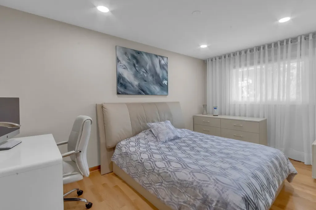17W544 Sutton Place Darien IL 60561