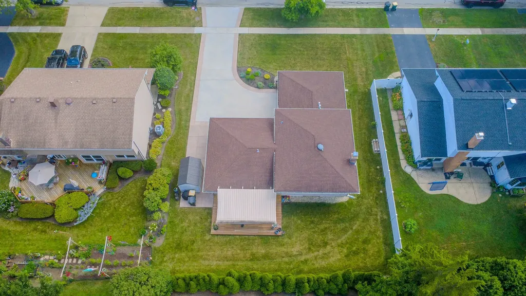 17W544 Sutton Place Darien IL 60561