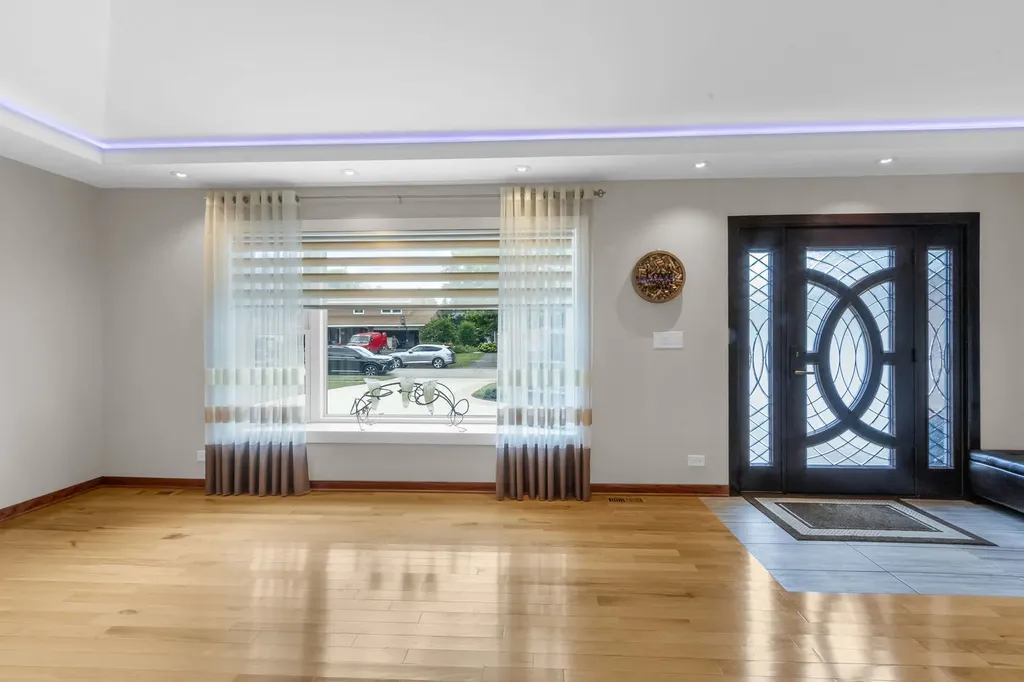 17W544 Sutton Place Darien IL 60561