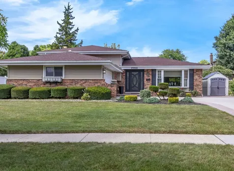 17W544 Sutton Place Darien IL 60561