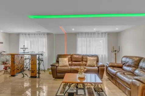 17W544 Sutton Place Darien IL 60561