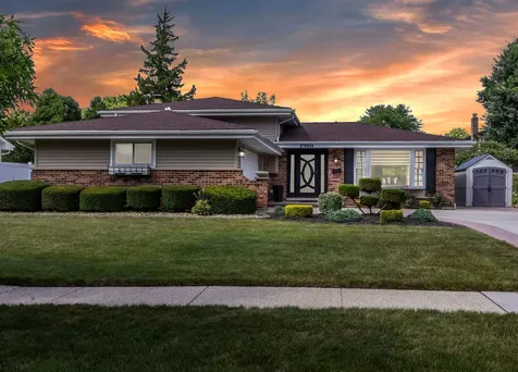 17W544 Sutton Place Darien IL 60561