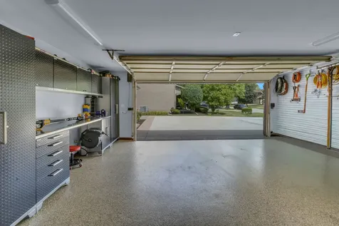 17W544 Sutton Place Darien IL 60561