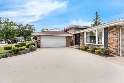 17W544 Sutton Place Darien IL 60561