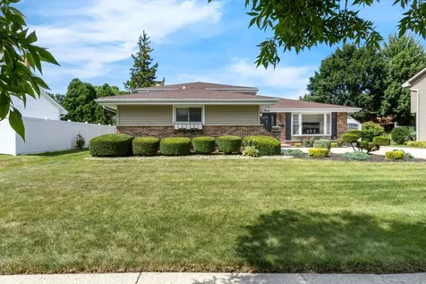 17W544 Sutton Place Darien IL 60561