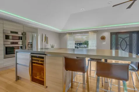 17W544 Sutton Place Darien IL 60561