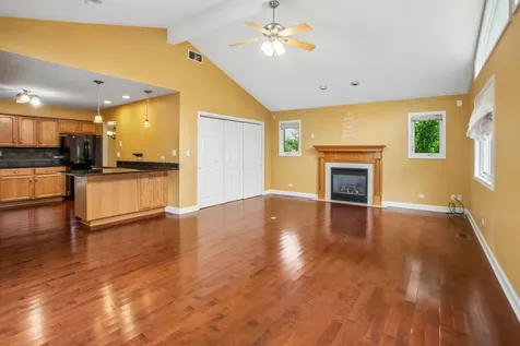 1062 East Williams Drive Palatine IL 60074