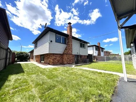 513 Superior Avenue Calumet City IL 60409