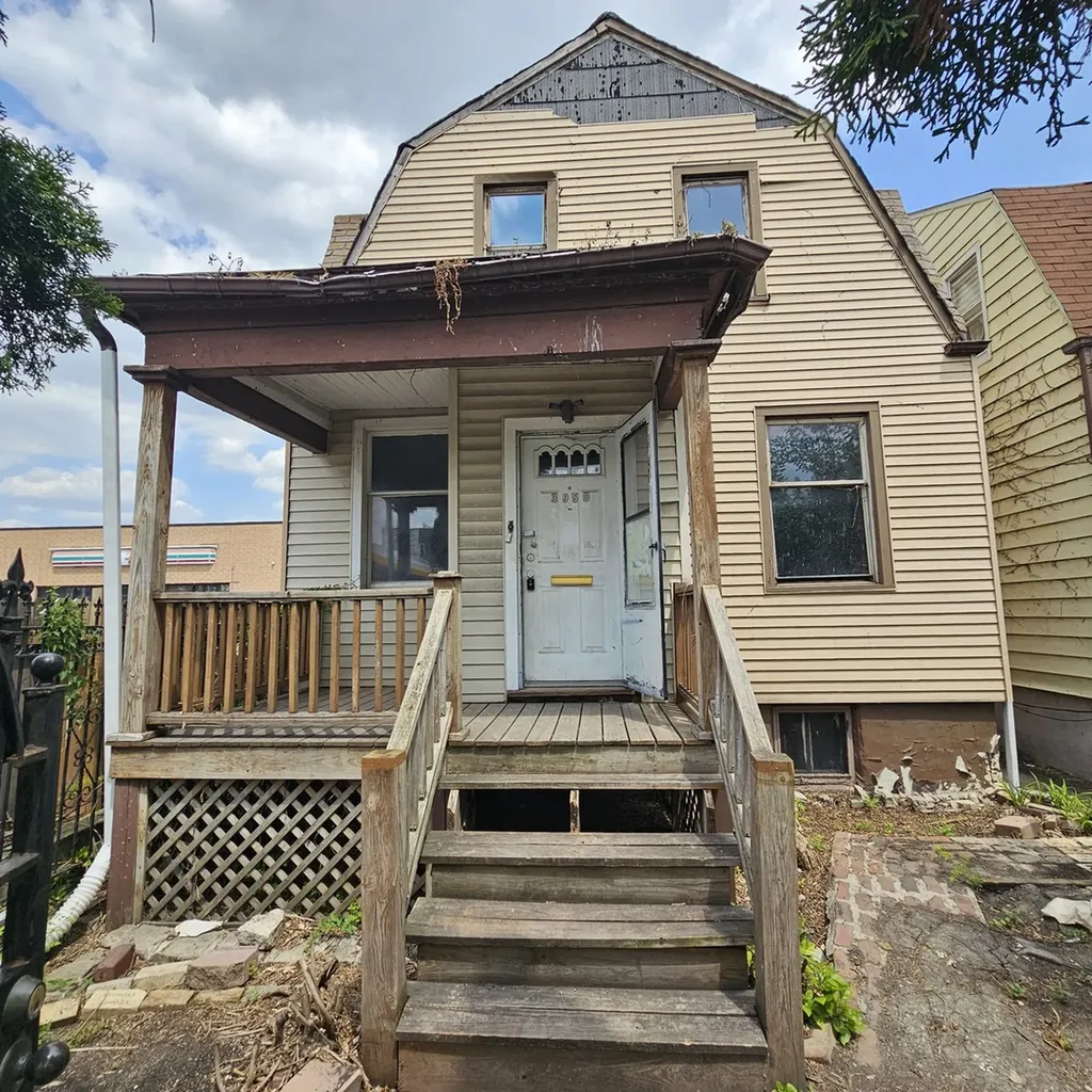 3950 West Montrose Avenue Chicago IL 60618