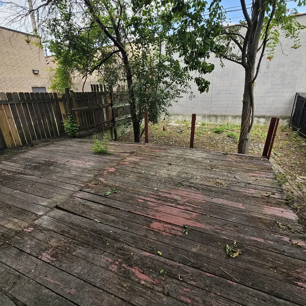 3950 West Montrose Avenue Chicago IL 60618