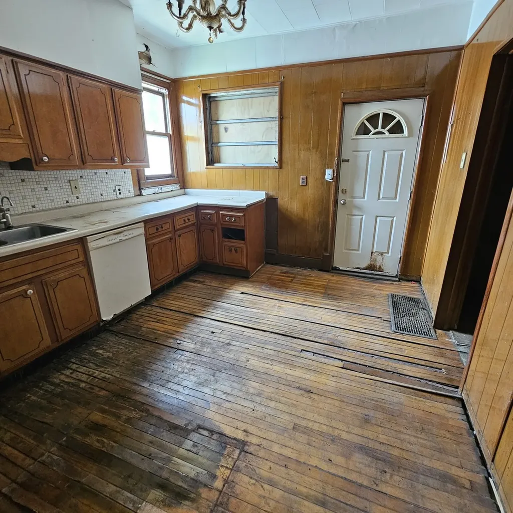3950 West Montrose Avenue Chicago IL 60618