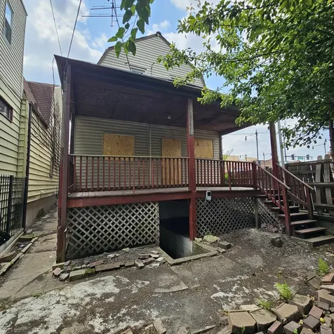 3950 West Montrose Avenue Chicago IL 60618