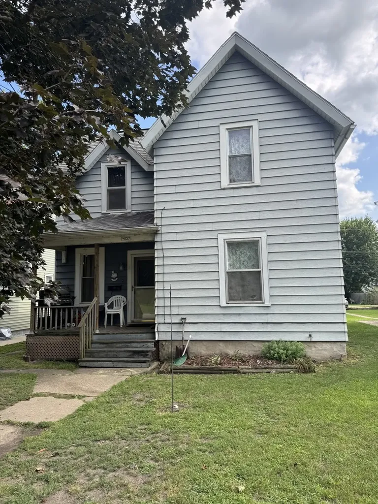 407 West 6th Street Sterling IL 61081