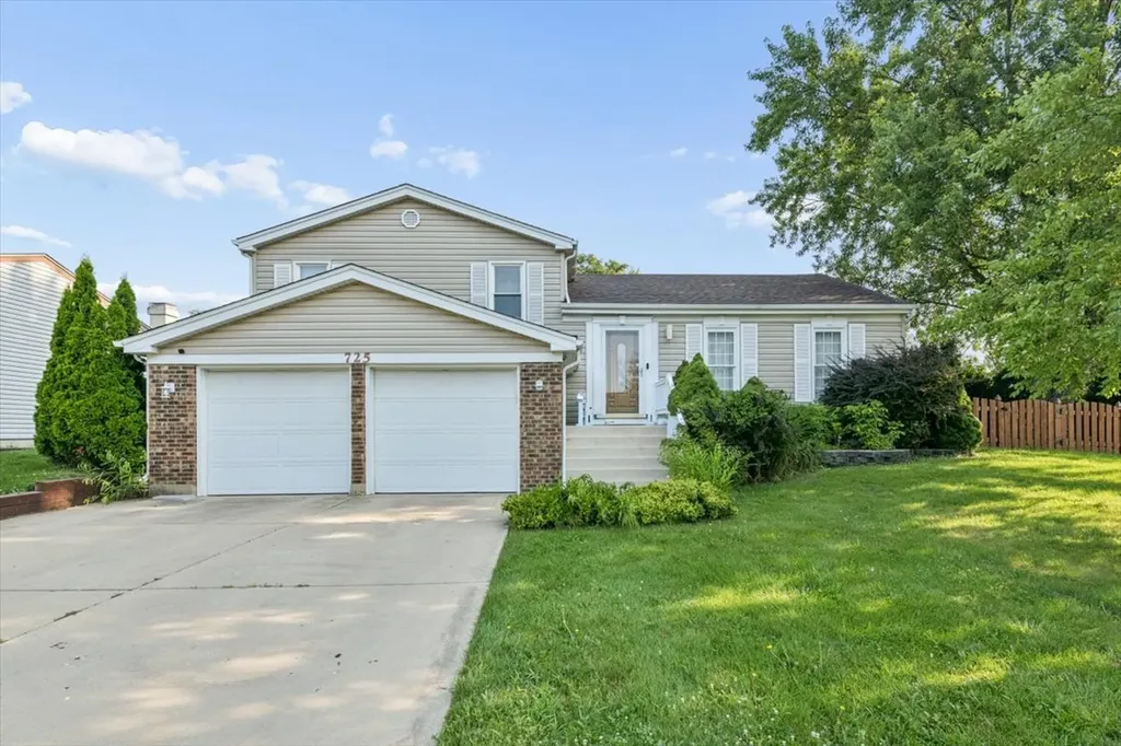 725 Buffalo Circle Carol Stream IL 60188