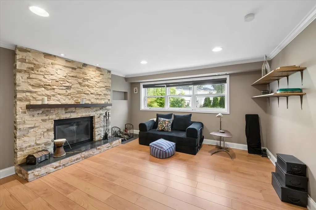 725 Buffalo Circle Carol Stream IL 60188