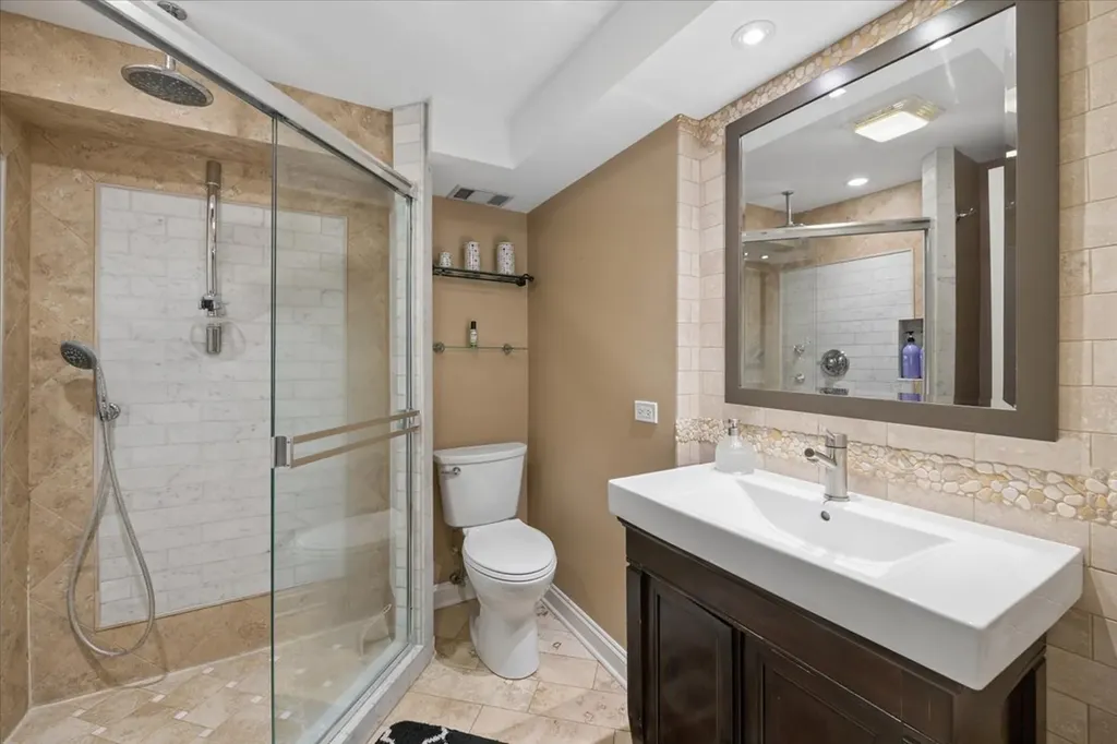 725 Buffalo Circle Carol Stream IL 60188