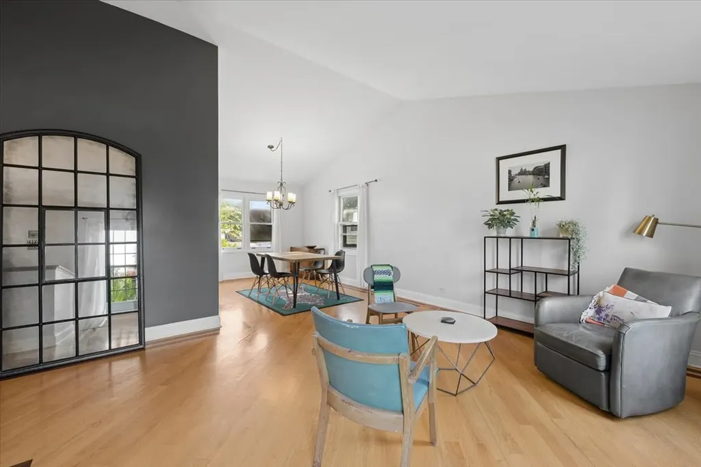 725 Buffalo Circle Carol Stream IL 60188