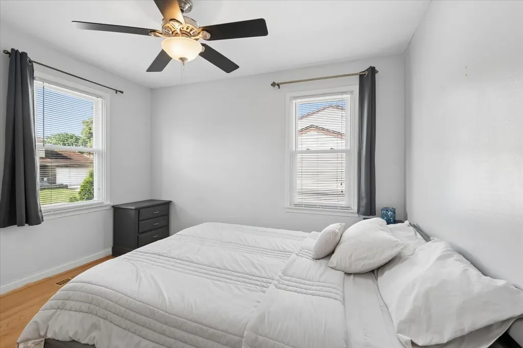 725 Buffalo Circle Carol Stream IL 60188