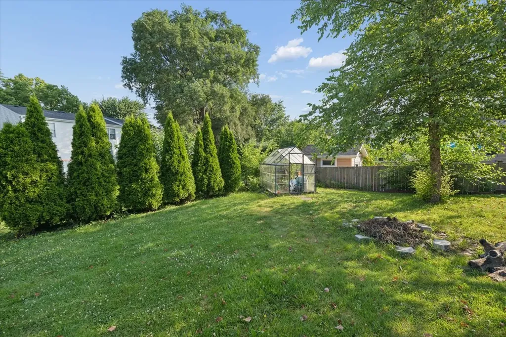 725 Buffalo Circle Carol Stream IL 60188
