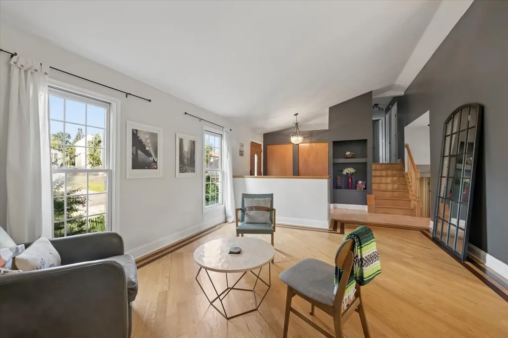 725 Buffalo Circle Carol Stream IL 60188