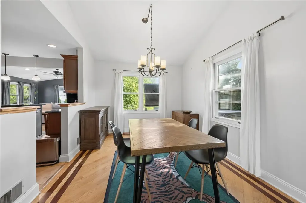725 Buffalo Circle Carol Stream IL 60188