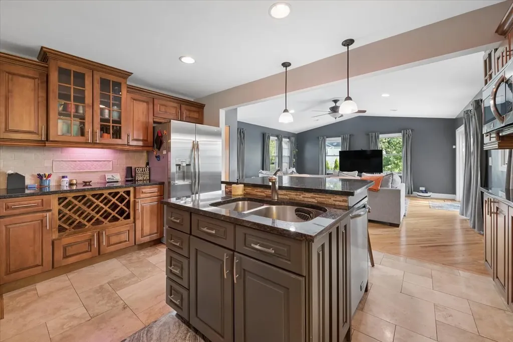 725 Buffalo Circle Carol Stream IL 60188