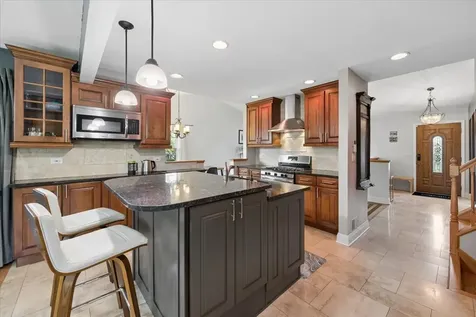 725 Buffalo Circle Carol Stream IL 60188