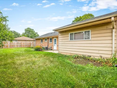4210 Buckingham Drive Rockford IL 61107