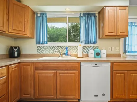 4210 Buckingham Drive Rockford IL 61107