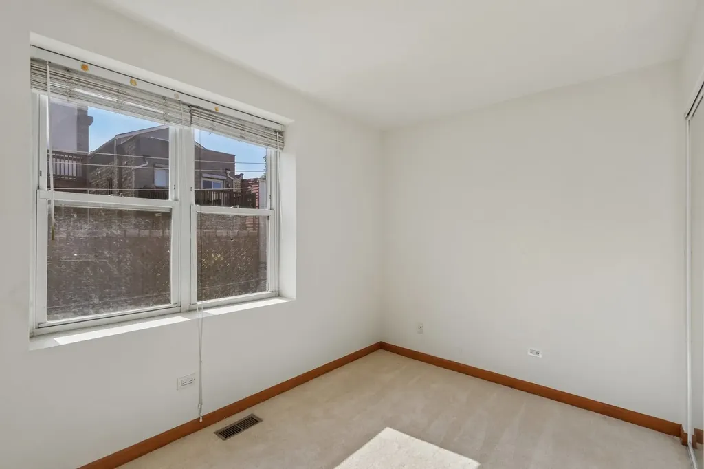 1133 West Cornelia Avenue Chicago IL 60657