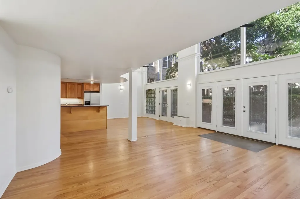 1133 West Cornelia Avenue Chicago IL 60657