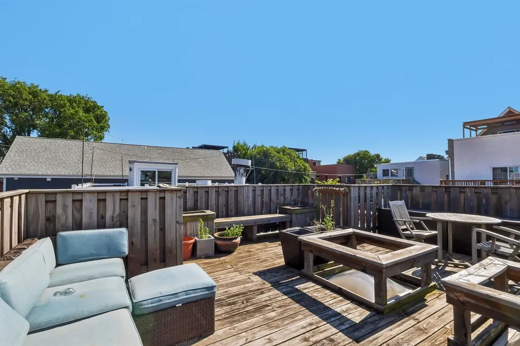 1133 West Cornelia Avenue Chicago IL 60657