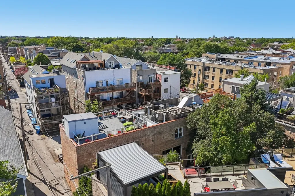1133 West Cornelia Avenue Chicago IL 60657