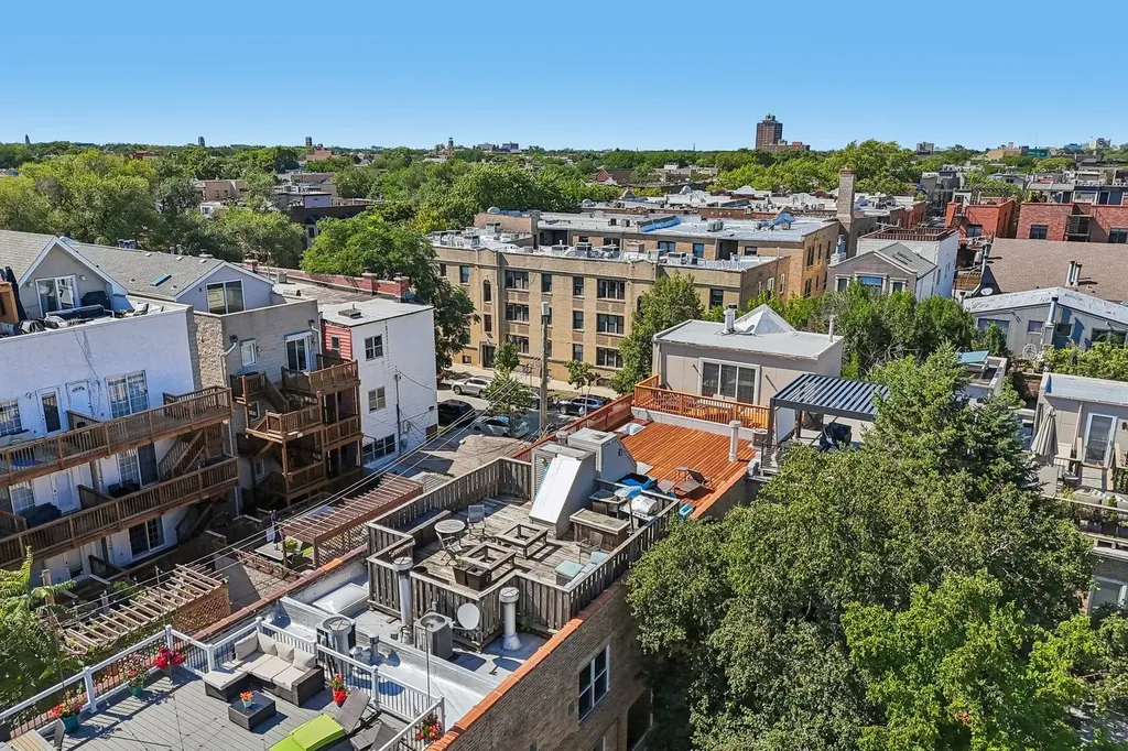 1133 West Cornelia Avenue Chicago IL 60657