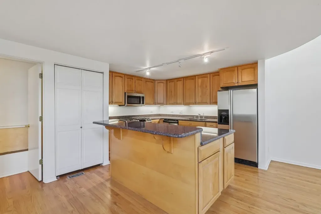 1133 West Cornelia Avenue Chicago IL 60657