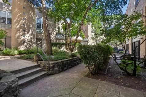 1133 West Cornelia Avenue Chicago IL 60657