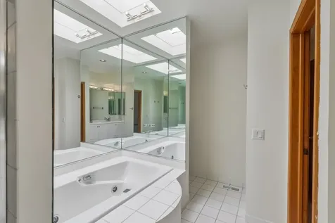 1133 West Cornelia Avenue Chicago IL 60657